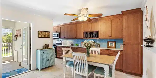 Image 4: Extended custom kitchen.