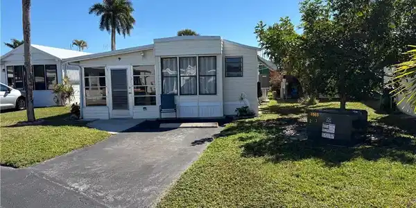 9 Jade DR