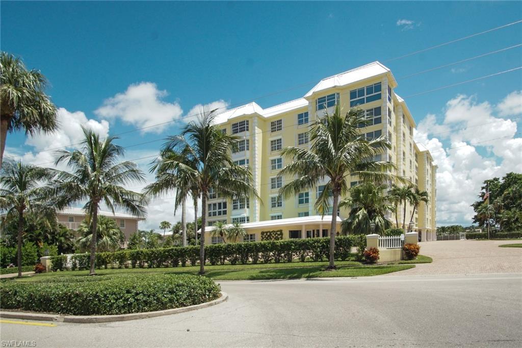 Image 2: View of apartment building / complex