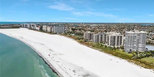 Image 4: Summit House on the beach