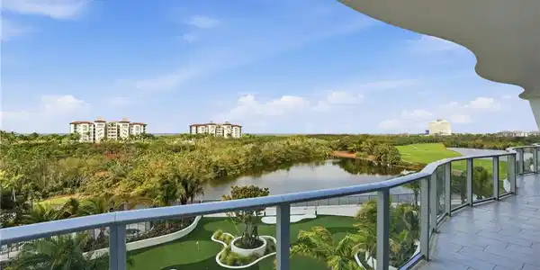 4810 Pelican Colony