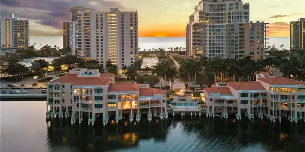 4500 Gulf Shore BLVD N