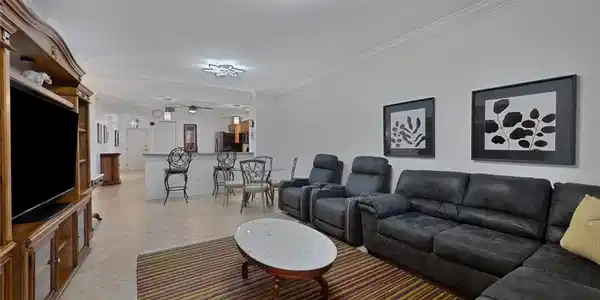 Image 2: Large Main Living Space