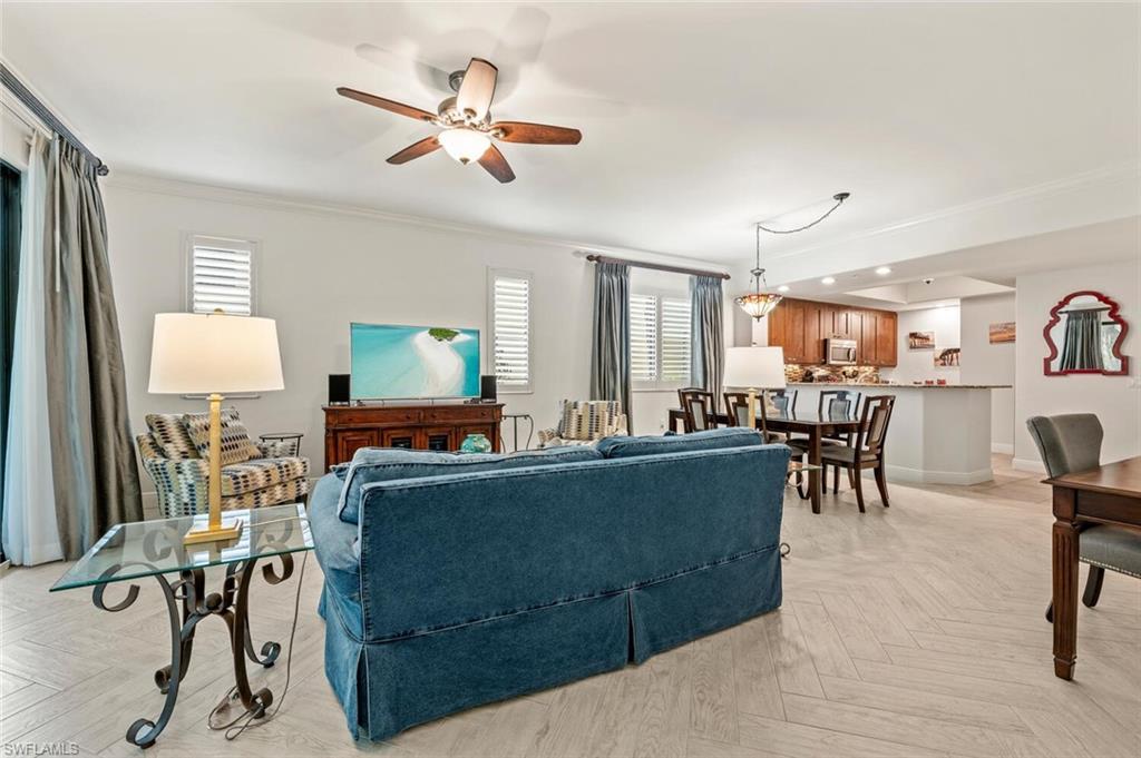 Image 3: Completely open living area