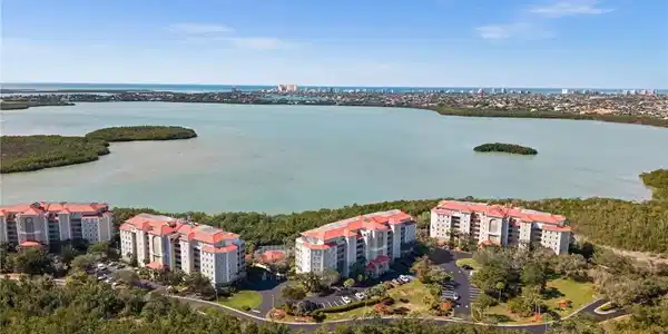 201 Vintage Bay DR