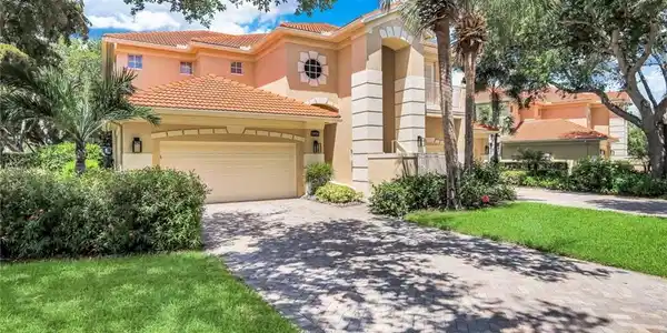 26930 Wyndhurst CT
