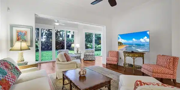 Image 2: Living Room