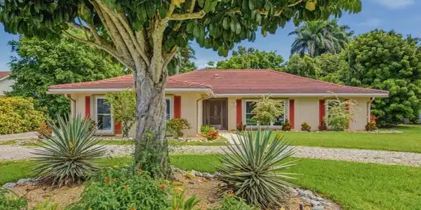 667 Park Shore DR