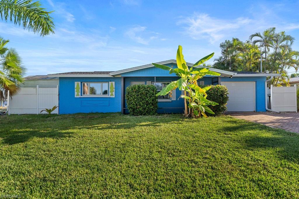 Image 4: Sought after location,and move in ready residence on Matlacha