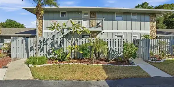 4251 Island CIR