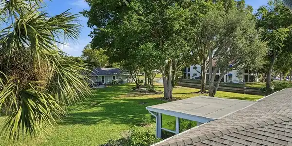Image 4: beautiful gardens