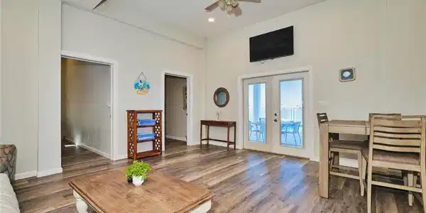 Image 4: of apartment on first level