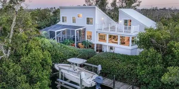 1450 Royal Poinciana DR