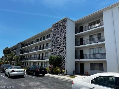 4906 Victoria DR