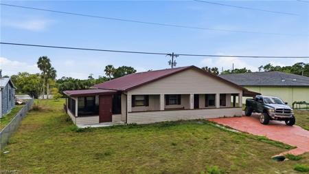 2405 Zoysia LN