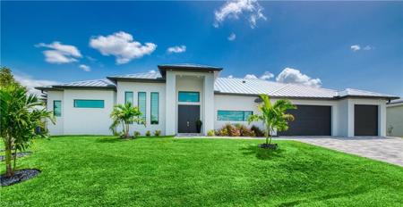 3004 SW 41st TER