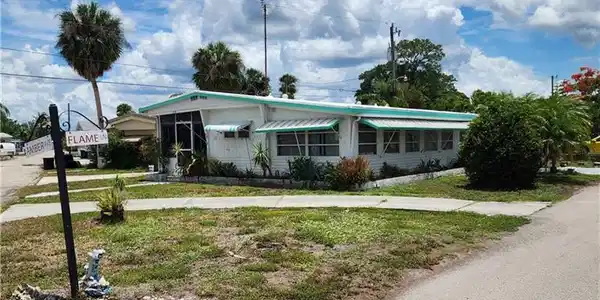 136 Amber AVE