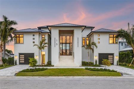 15 Bayview BLVD