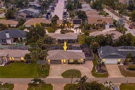805 SW 52nd ST