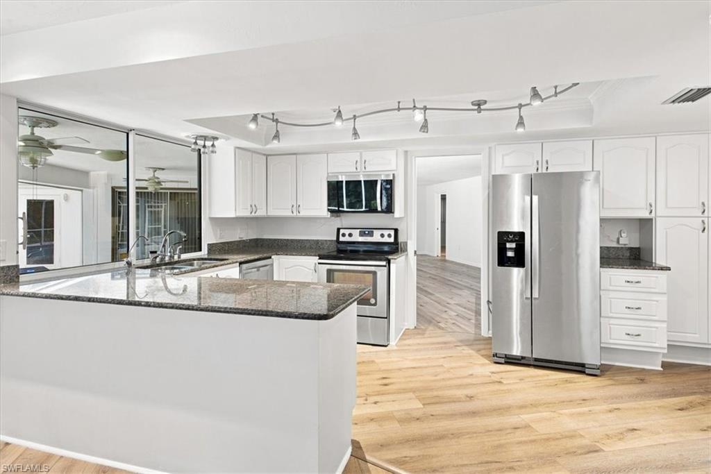 Image 3: Remodeled kitchen