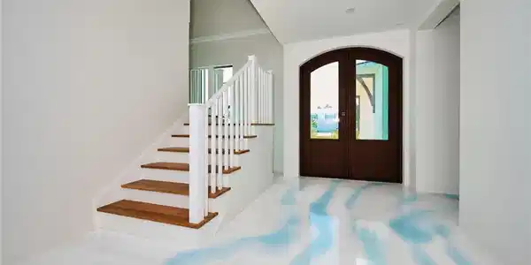 Image 4: First floor ground level entry