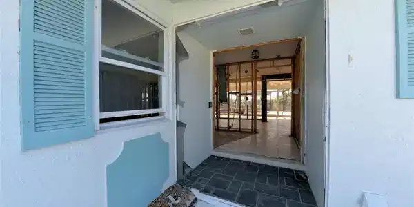 Image 4: Entry Way