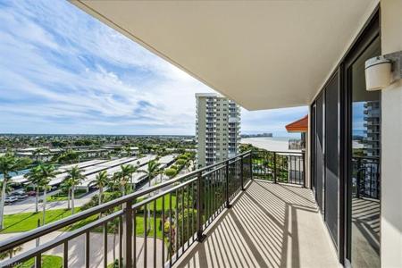 180 Seaview CT
