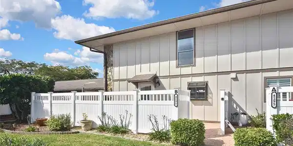4295 Island CIR