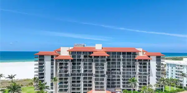 180 Seaview CT