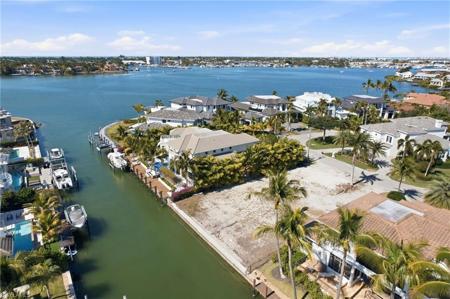 1670 Dolphin CT