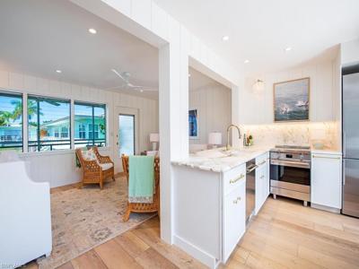 299 8th AVE S