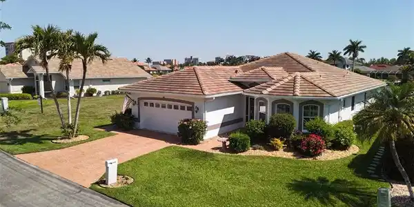 14490 Laguna DR