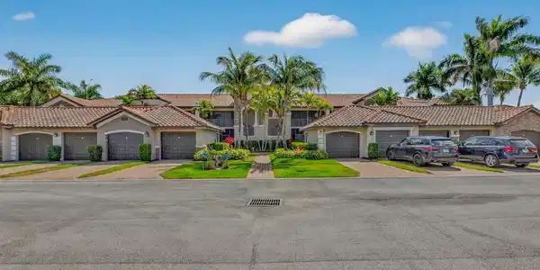 9844 Venezia CIR E