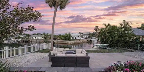 3461 Lakeview DR