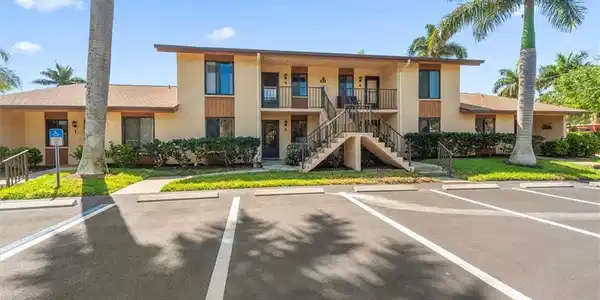 811 W Elkcam CIR