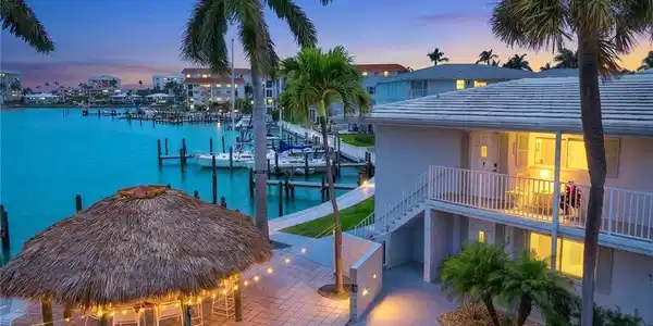 388 Harbour DR