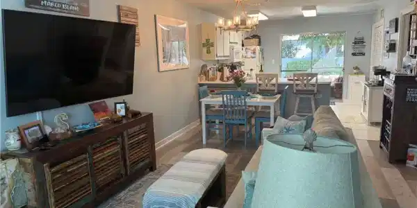 731 W Elkcam CIR