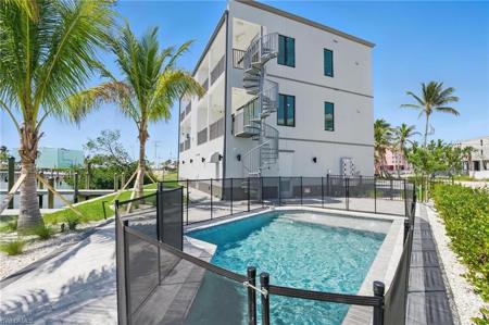 855 Lagoon ST