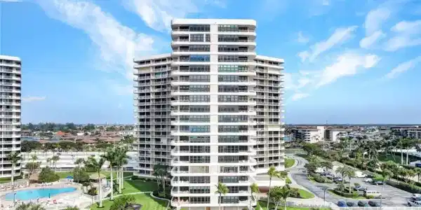 380 Seaview CT