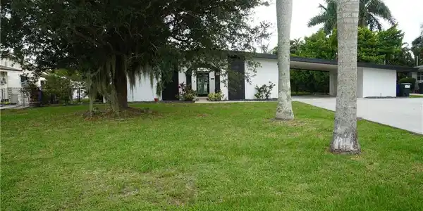 544 Bayside DR
