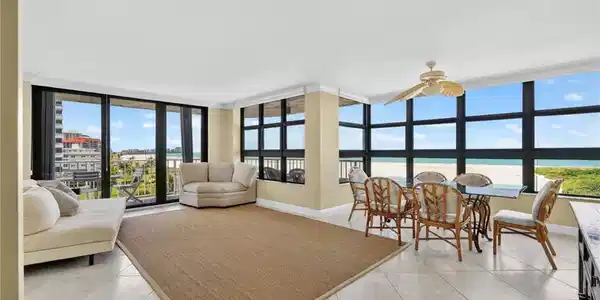 320 Seaview CT