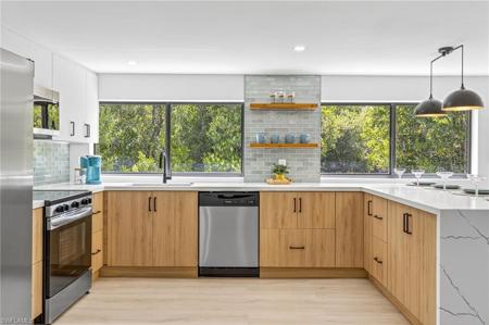 1105 Skiff PL