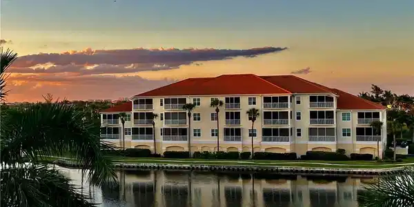 20011 Sanibel View CIR