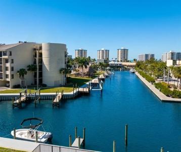 4571 Bay Beach LN