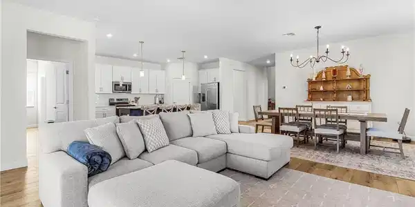 17624 Saddleback LOOP