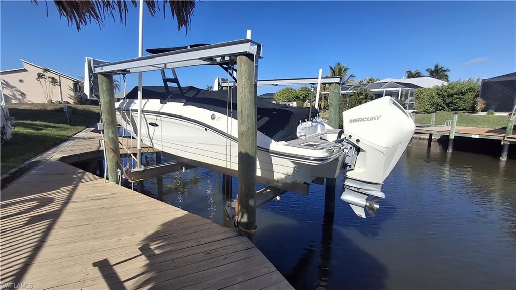 Image 3: New Pilings, Motors with GEM remote gives you effortless boating