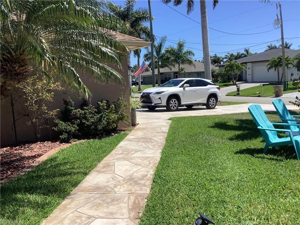Image 4: Stamped concrete driveway