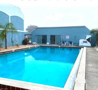 4513 SW 8th CT