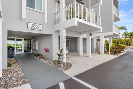 2885 Palm Beach BLVD