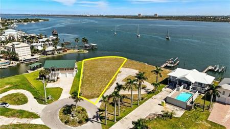 645 Matanzas CT